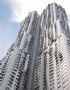 New York by Gehry, Estados Unidos  O grande prmio do ano foi para o conceituado arquiteto canadense Frank Gehry. Para os juzes, os 10.500 painis de ao inoxidvel, cada um com uma forma diferente, deixaram o cu de Nova York ainda mais impressionante. Gehry  ganhador do prmio Pritzker e ficou conhecido mundialmente por misturar arquitetura e arte. O prdio  residencial e tem 76 andares e 265 metros.