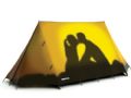 A barraca 'Get a Room' (arrume um quarto) mostra a sombra de um casal se beijando