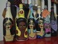 As catrinas adornam garrafas que seriam descartadas e viram arte!