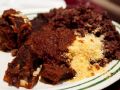 Ghana: O prato se chama Waakye e  basicamente o arroz cozido no feijo.