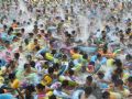 Na China, a lotao das piscinas  surreal  o Hypeness j publicou uma matria sobre o tema, com fotos to impressionantes como essa,