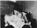 Hemingway e seu filho Bumby