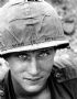 Soldado desconhecido no Vietnam, em 1965 (Guerra  inferno no capacete)