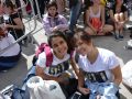 Mariana e Maria Clara de Rosa na fila do dia 10/05. Foto: Isabela Mercuri