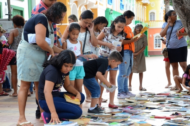 Dia do livro é comemorado com atividades de incentivo à leitura em Cuiabá
