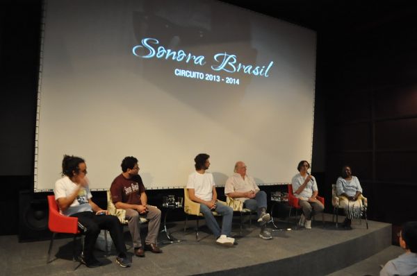 Edino Krieger e representados dos grupos participante do Sonora Brasil