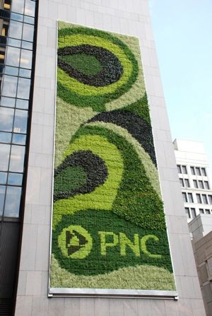 Maior parede verde do mundo, localizada na cidade de Pittsbourgh, nos Estados Unidos