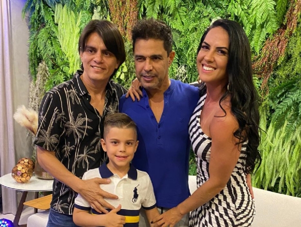 Zezé di Camargo canta em aniversário de filho de ex-secretário em Cuiabá; veja vídeos e fotos