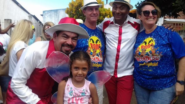 Com Nico e Lau como tema e presena de Taques, Bode do Karu anima carnaval chapadense