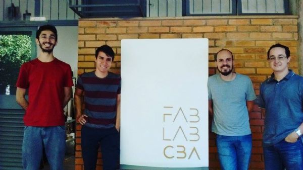 Guilherme Brustolon, Pedro Teodoro, Rafael Benine e Lauro Ojeda, da esquerda para a direita, equipe Fab Lab Cuiab