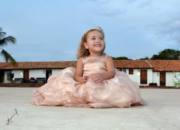 Com apenas trs anos, garotinha representa Mato Grosso em concurso de beleza nacional