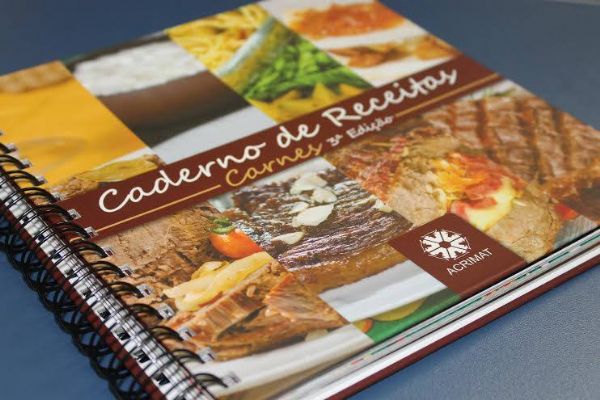 Acrimat lana Caderno de Receitas de carnes e movimenta mais de 30 profissionais da gastronomia em MT