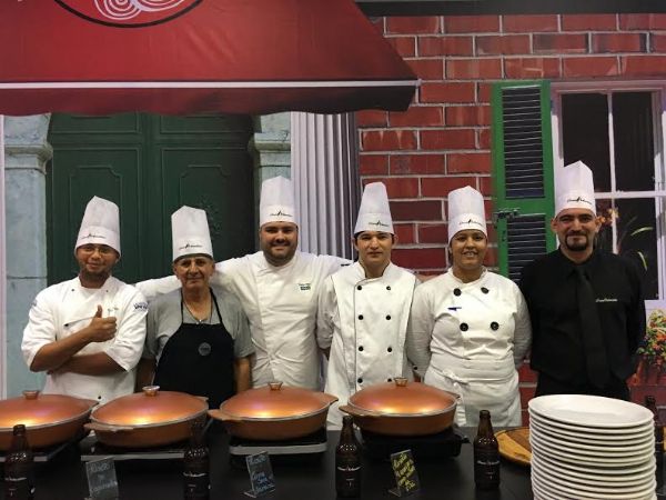 Chef Paulo Vitor fala sobre experincia indita de cozinhar para festa de formatura