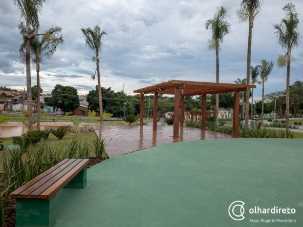 Novo parque de Cuiabá tem árvores frutíferas, espaço para Pets e chafariz interativo