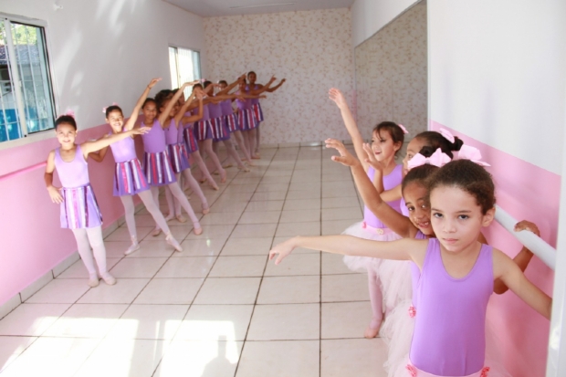 Prefeitura de Cuiabá inaugura primeira sala de ballet do programa Siminina