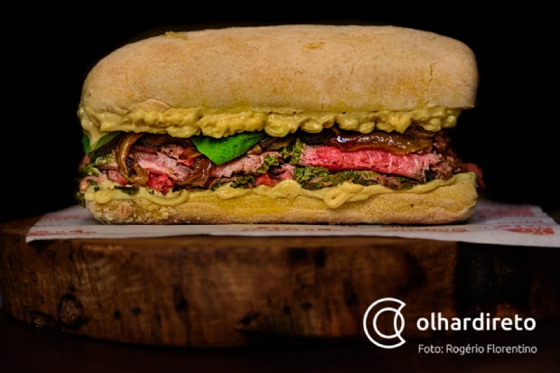 Chef de Cuiabá abre sanduicheria com lanches de lula empanada, croquete de costela e rosbife