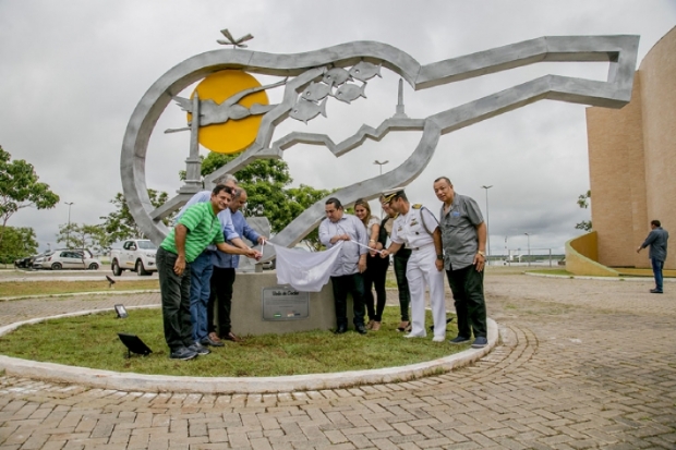 Cem anos depois, Cuiabá retribui presente e envia monumento em forma de Viola de Cocho a Corumbá