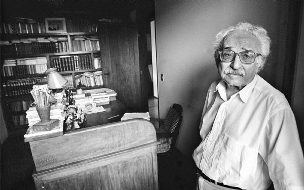 Poeta cuiabano Manoel de Barros completaria 98 anos nesta sexta-feira