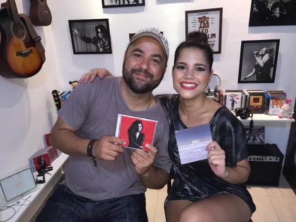 Ana Rafaela entrevista o cantor e instrumentista 'pernambucuiabano' Jheo Gil