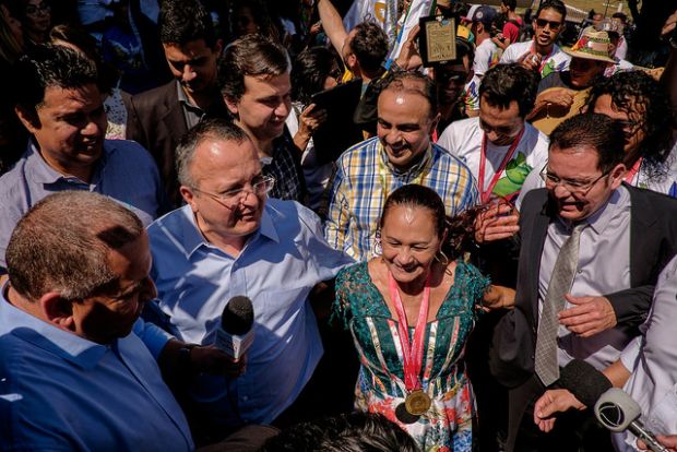 Campeo mundial, Flor Ribeirinha  recepcionado em Cuiab com evento no Palcio Paiagus