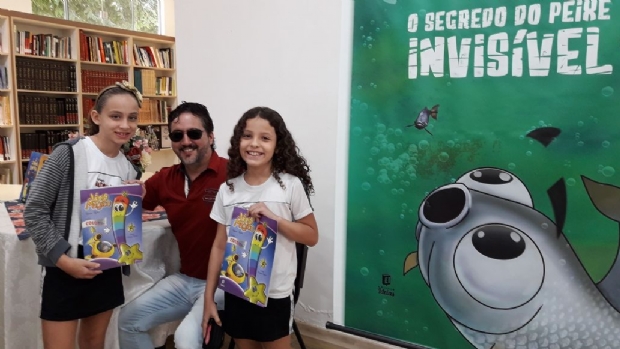 Visita do autor Robson Rocha a escola