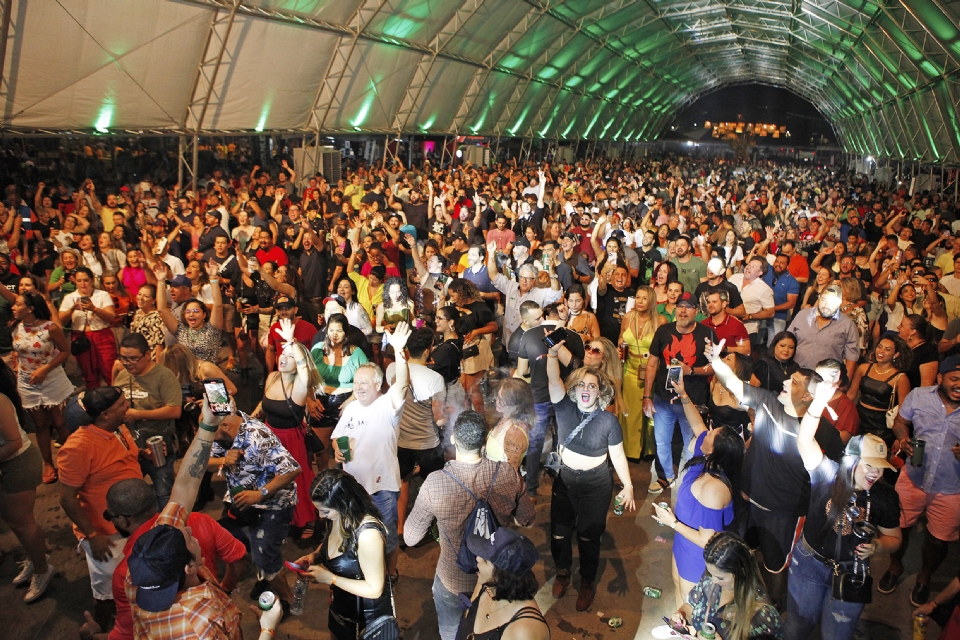 Festival Braseiro reuniu mais de seis mil pessoas em evento com oito toneladas de carnes e 25 mil litros de cerveja