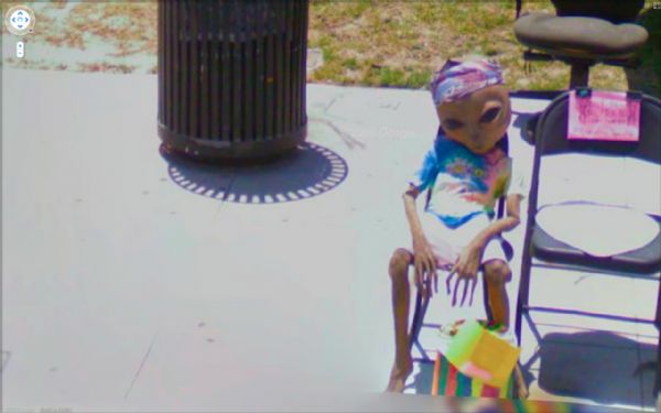 Jon Raffman rene cenas inusitadas captadas no Google Street View