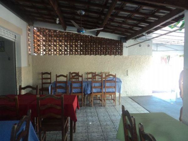Sarau S.O.S tala ter comida, msica e arte em prol de tradicional bar e restaurante da capital