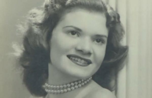 70 anos depois, mulher recebe cartas de amor enviadas por marinheiro durante a II Guerra Mundial