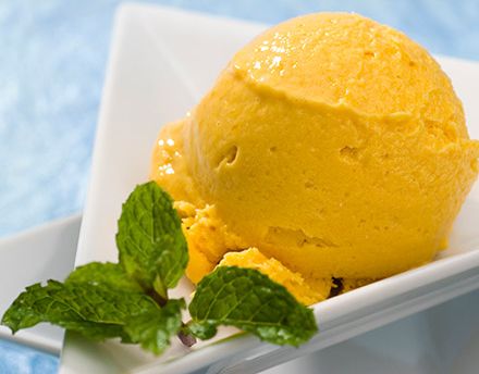 Sobremesa nutritiva: Aprenda a fazer mousse e sorvete com manga