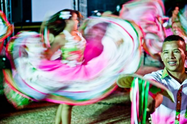 Grupo Flor Ribeirinha apresenta-se em festival de folclore em Fortaleza