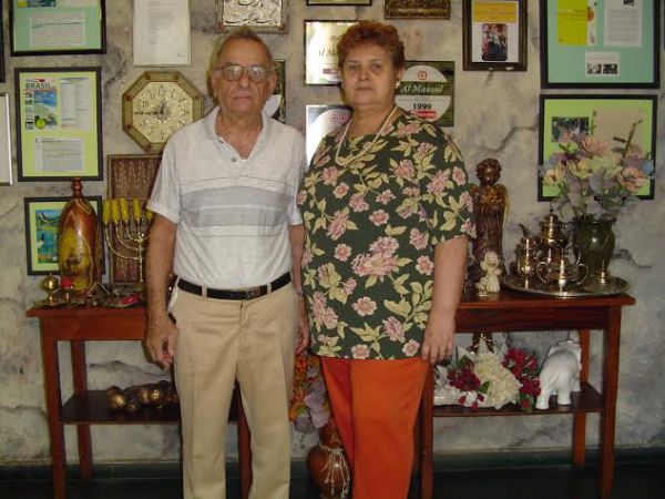 Sr. Salah Ayoub e sua esposa Sra. Clariman Ayoub (no antigo restaurante)