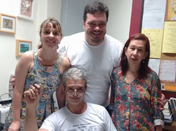 Os editores Elaine Caniato e Ramon Carlini, a doutora em educação Cristina Campos e o escritor Alexandre Tarelow