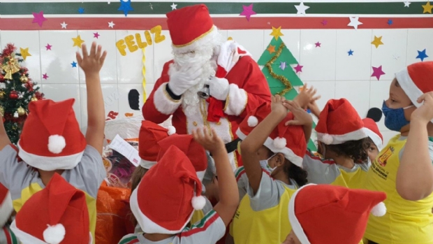 Ação do Papai Noel dos Correiros beneficia quase 150 crianças em VG