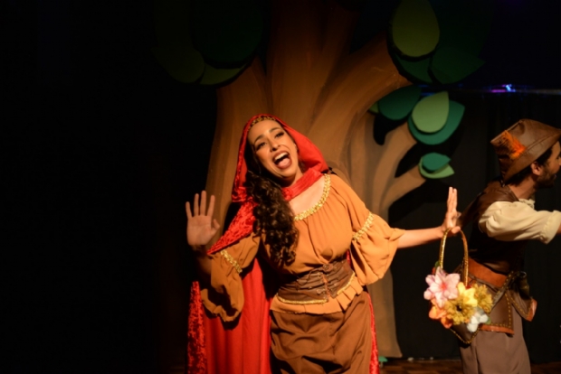 Teatro imagem apresenta adaptao de Chapeuzinho Vermelho em musical