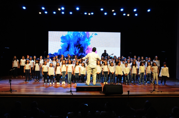 Cinco coros infantojuvenis se apresentam no Teatro da UFMT neste sbado