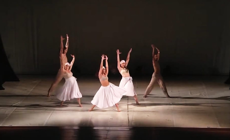 Bailarinos que participaram de competio em Nova Iorque fazem 'vaquinha' para festival de dana