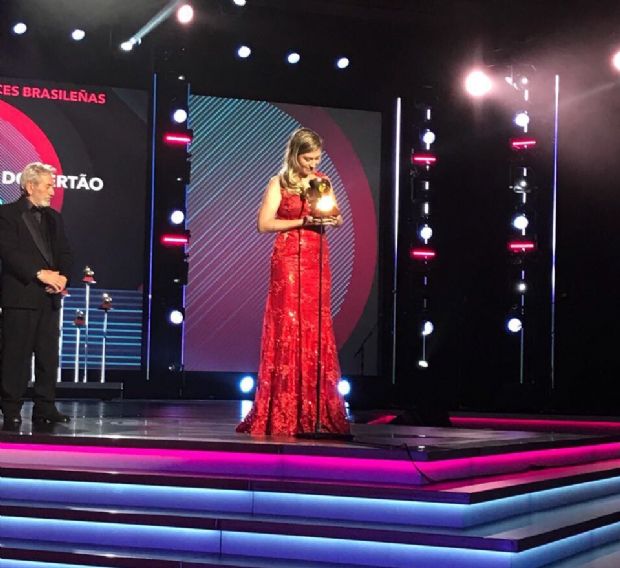 Cuiabana, Bruna Viola encanta a Amrica Latina e vence o Grammy 2017