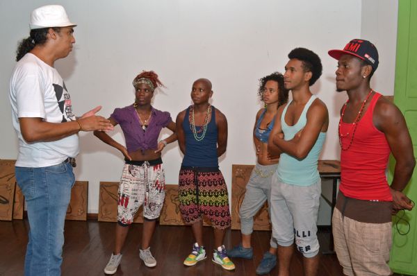 Grupo Colombiano faz apresentaes para divulgar cultura afro-colombiana