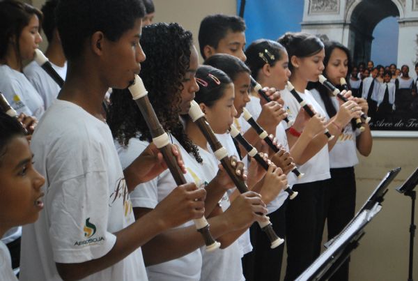 Instituto Flauta Mgica leva crianas do Jardim Vitria para intercmbio na Europa