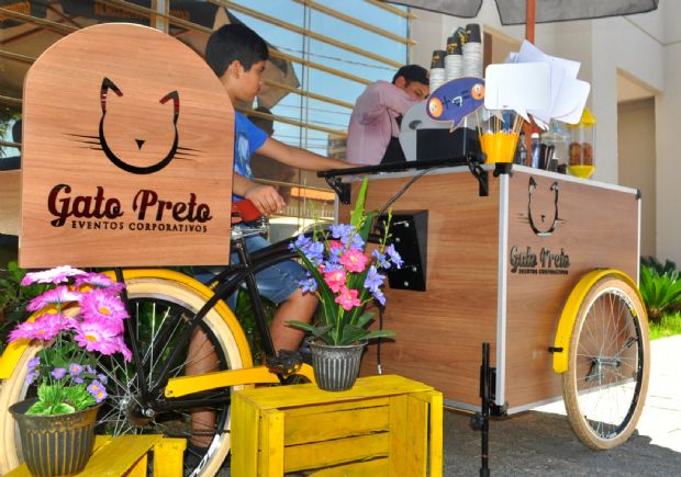 Depois de trabalhar como barista em Portugal, mato-grossense cria primeira 'cafeteria sobre rodas' de Cuiab