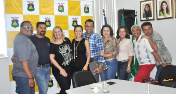 Colunistas sociais se unem em prol de ao promovida por Virgnia Mendes para a Casa da Criana Cuiabana