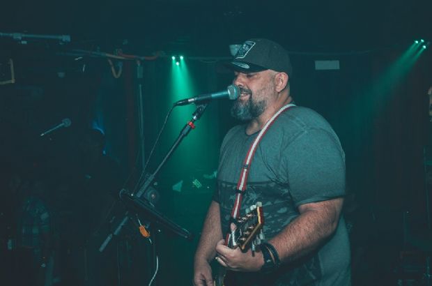 Vocalista do Raimundos, Digo toca clssicos do rock nesta quarta no Malcom Pub