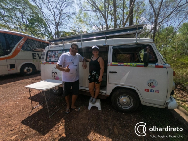 Na estrada h 3 anos, casal do RJ que mora em Kombi conhece belezas de Mato Grosso