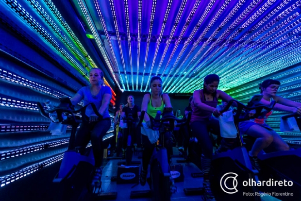'Sala dos sonhos' inaugurada nesta segunda transforma treino de ciclismo em experincia de superao; Fotos e vdeos