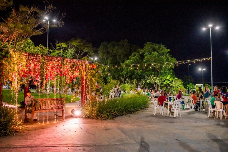 Praça do Jardim das Américas recebe segunda edição do Food Truck Festival, promovido pela Plaenge nesta quinta
