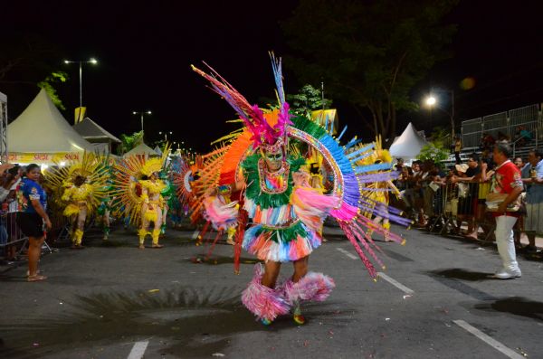 Cantando sobre 'Africandade', 'Tradição do Araés' é campeão do carnaval cuiabano com meio décimo a mais que o 2°