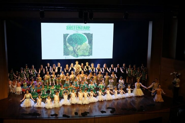 Grupo de dança do Notre Dame apresenta espetáculo para conscientizar sobre preservação ambiental; fotos