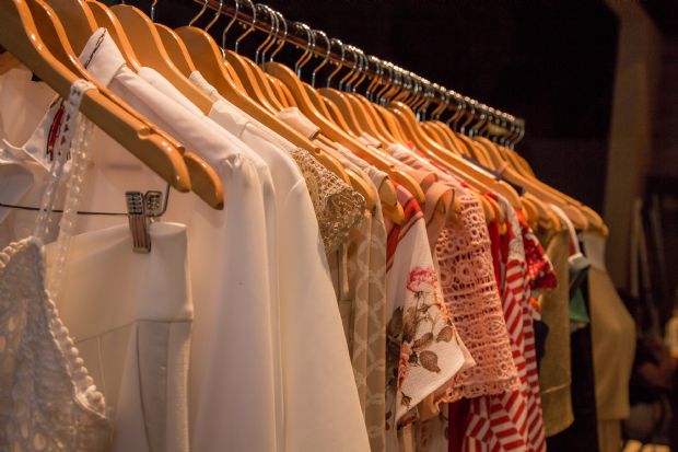 Irms criam empresa de 'delivery de roupas' que atende clientes em Cuiab e Sinop