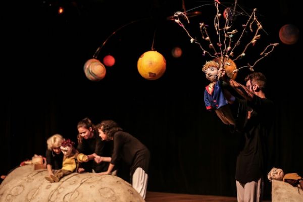 Grupo Teatro de Brinquedo apresenta 'O pequeno prncipe' no Teatro Zulmira Canavarros